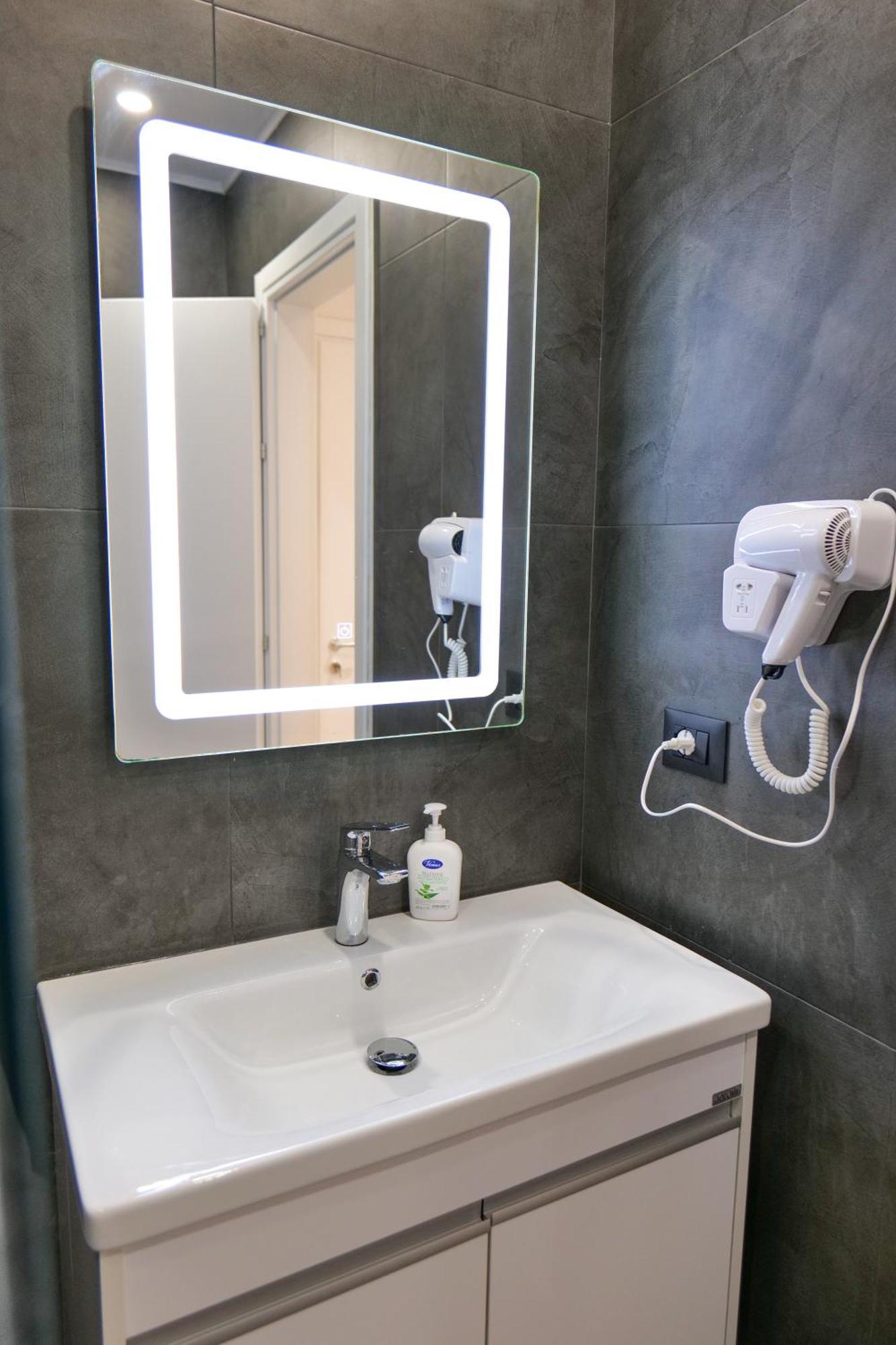 Hotel Celaj Vlore Ngoại thất bức ảnh