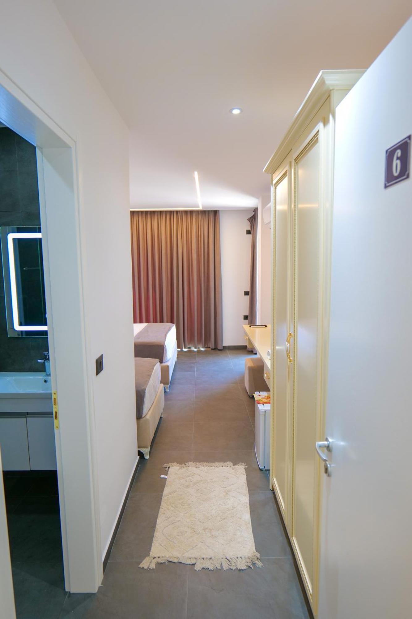 Hotel Celaj Vlore Ngoại thất bức ảnh