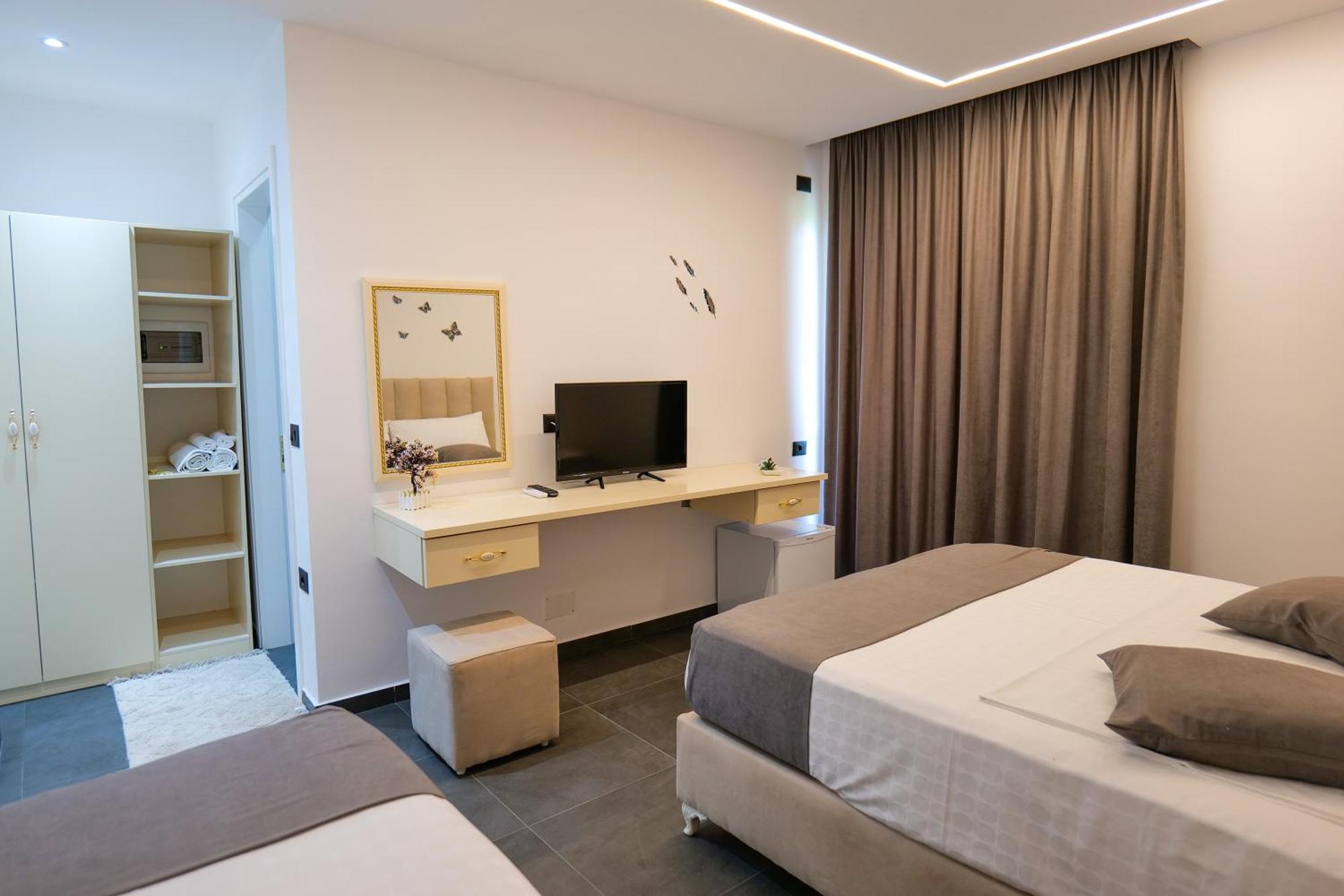 Hotel Celaj Vlore Ngoại thất bức ảnh