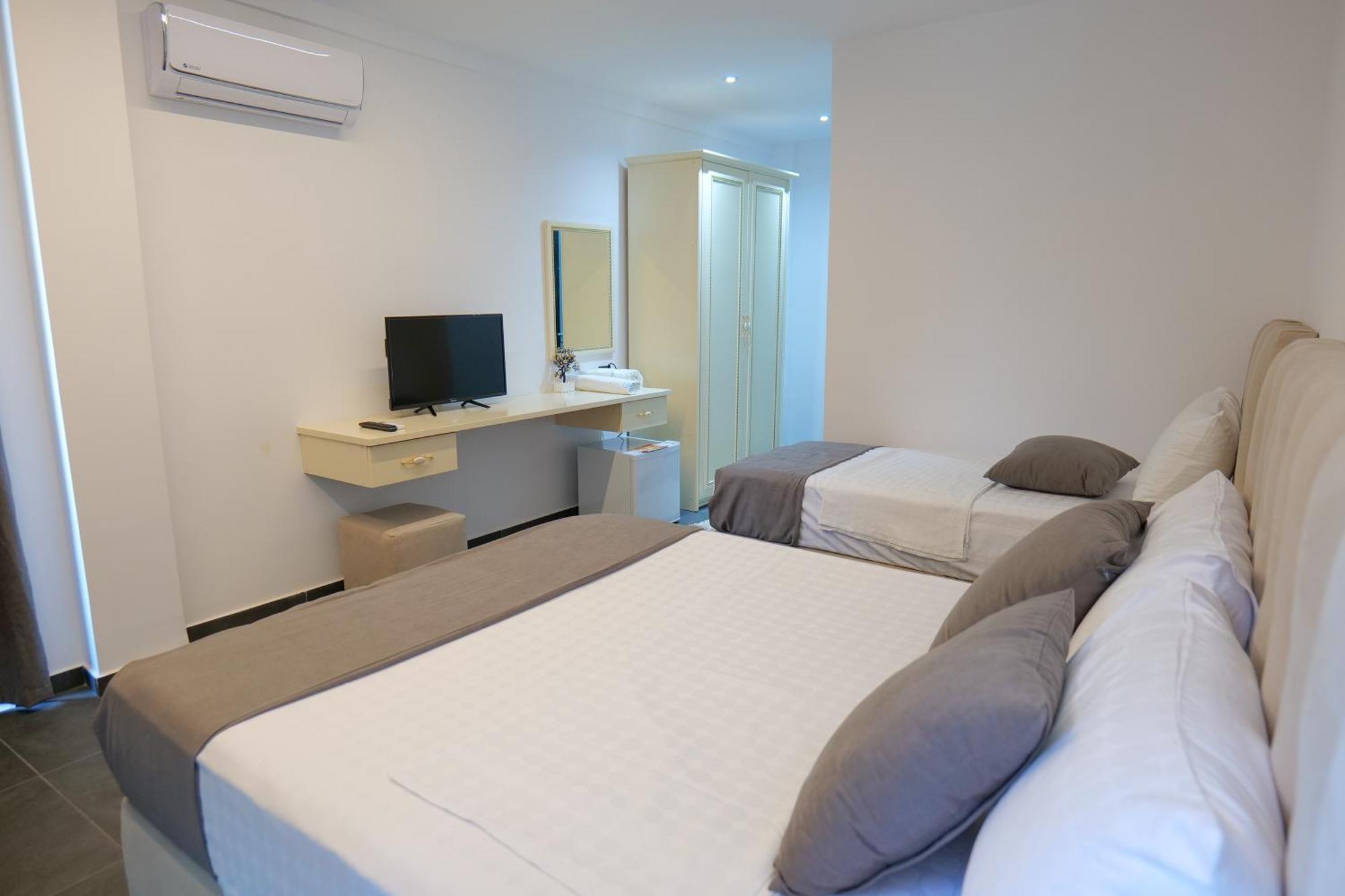 Hotel Celaj Vlore Ngoại thất bức ảnh